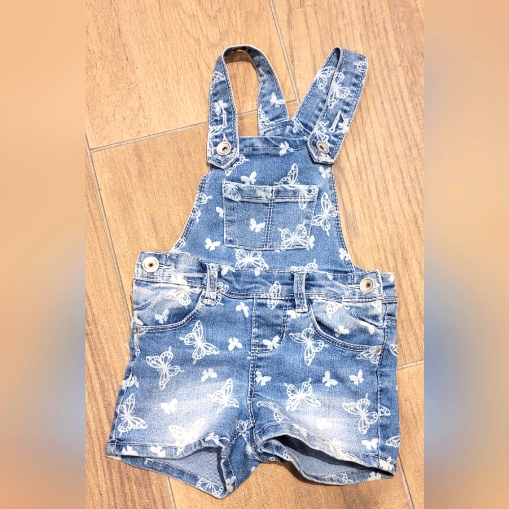 Squeeze Butterfly Overall Shorts 4